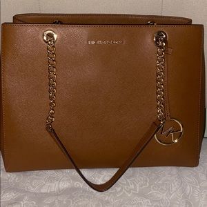 Micheal Kors Purse